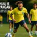 Neymar kembali berlatih, memicu optimisme baru bagi tim nasional Brasil.